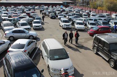 Пішов угору ринок б/в автомобілів в Україні. Третину куплених у січні машин склали старі моделі.