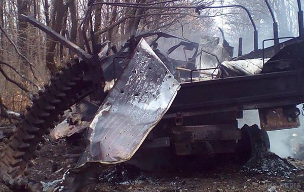 На Донбасі підірвалося авто з бійцями АТО. Інцидент стався під Авдіївкою.