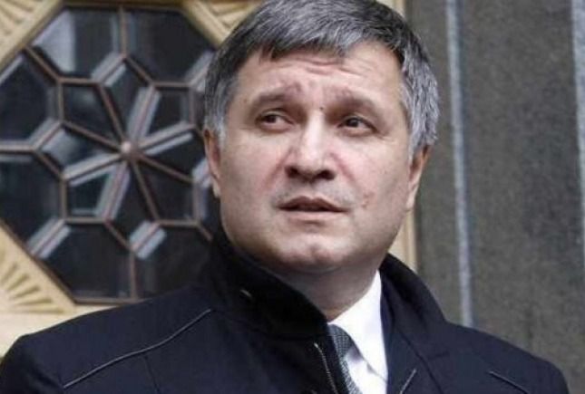 Як Аваков прокоментував можливість своєї відставки. Міністр внутрішніх справ Арсен Аваков поки що у відставку не збирається і вважає, що потрібно просувати реформи.