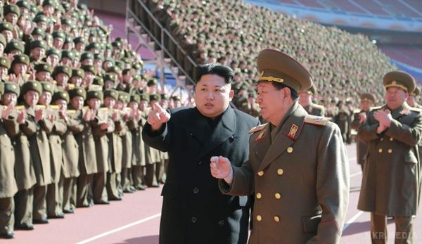 У КНДР стратили голову Генштабу армії - ЗМІ. У Північній Кореї в цьому місяці був страчений глава Генштабу армії генерал Лі Ен Гіль у справі про корупцію.
