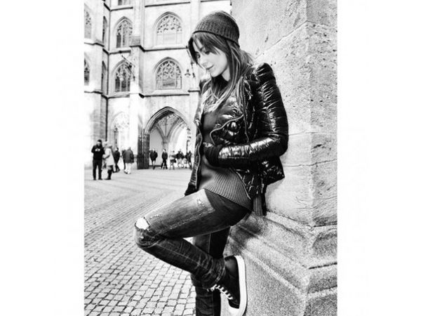  Як Ані Лорак гастролює по Німеччині (ФОТО). Популярна українська співачка Ані Лорак на своїй сторінці в соцмережі Instagram поділилася з шанувальниками деякими фотографіями, які вона зробила під час своїх нинішніх гастролей у Німеччині.