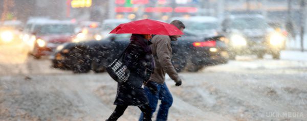 Синоптики прогнозують сильний вітер, туман і мокрий сніг. У неділю, 14 лютого, в Києві хмарно, мокрий сніг з дощем, на дорогах місцями ожеледиця, вітер південно-західний, 5-10 м/с