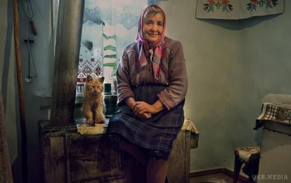 Канадський фотограф показала, як вимирають українські села. Жінка вирішила увічнити останніх очевидців того життя, про яке незабаром можна буде дізнатися лише з підручників історії.