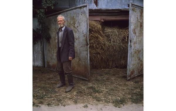 Канадський фотограф показала, як вимирають українські села. Жінка вирішила увічнити останніх очевидців того життя, про яке незабаром можна буде дізнатися лише з підручників історії.