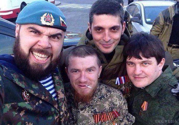 Хто воює на Донбасі в складі батальйону "П'ятнашка". Абхазькі найманці допомагають терористам Донбасу у будівництві "русского мира" на окупованій території.