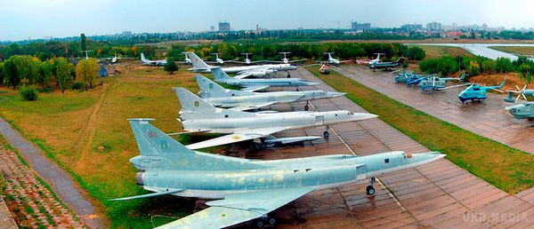 Київський музей авіації визнаний одним з кращих у світі (фото). Найцікавішим експонатом названий перший реактивний пасажирський літак Ту-104.