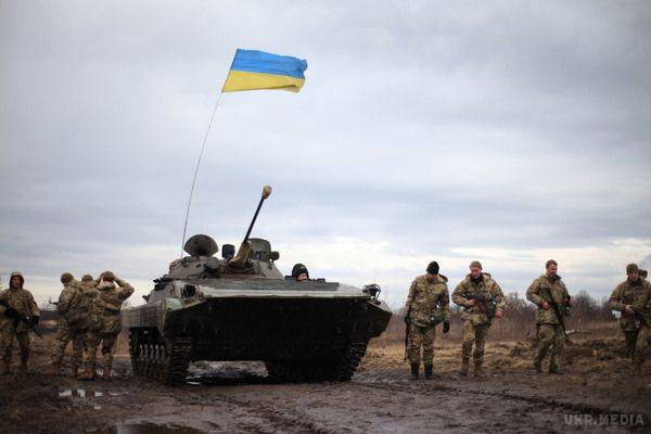АТО. За добу поранені 13 українських військових. На донецькому напрямку бойовики порушували режим тиші по всій лінії фронту – від Троїцького до Донецького аеропорту.
