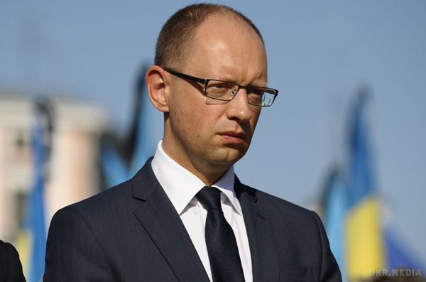 Прем'єр-міністр України Арсеній Яценюк назвав головних "замовників" своєї відставки. Арсеній Яценюк вважає, що незадоволені діяльністю уряду в першу чергу олігархи