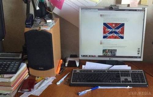  У Павлограді затримали адміністратора антиукраїнських груп у соцмережах (фото). Зловмисник поширював матеріали, які дискредитують українську державу та армію, популяризував терористичні організації ДНР/ЛНР, закликаючи до створення на території України так званої Новоросії.