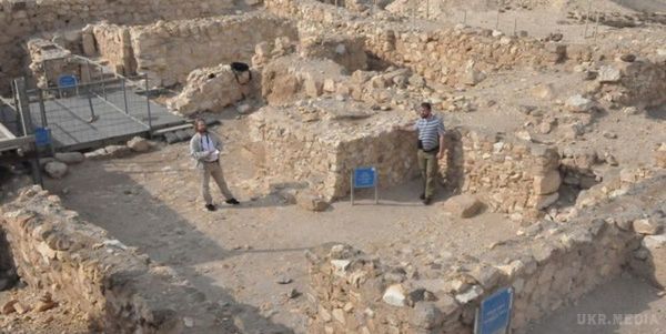 Археологи виявили поселення віком 12 тисяч років. Виявлене поселення займає площу в 1200 квадратних метрів.