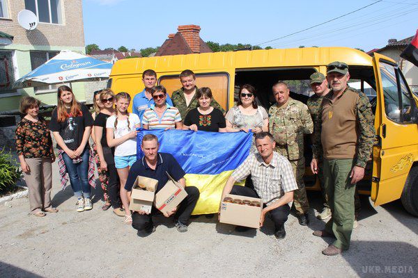Кому українці довіряють найбільше. Волонтери, громадські організації та армія мають найбільшу довіру серед українців
