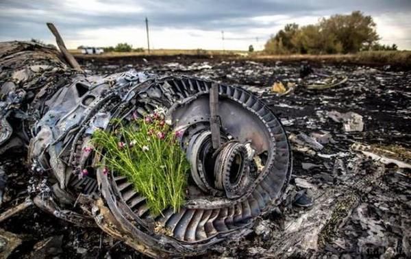 Катастрофа MH17: Bellingcat звинувачує Путіна. Міжнародна експертно-журналістська група Bellingcat, яка займається пошуком даних з відкритих джерел (супутникові знімки, геолокація, соціальні мережі), 24 лютого представить доповідь -MH-17 - потенційні підозрювані і