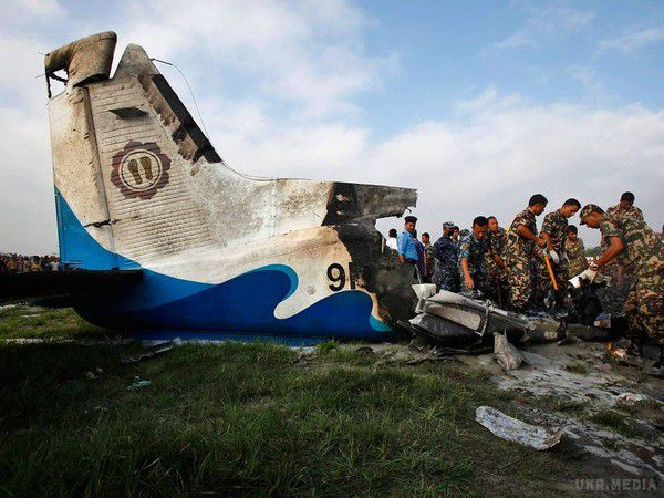 Пасажири літака, що розбився в Непалі літака не вижив - ЗМІ. У Непалі загинули всі пасажири зниклого в горах літака. Така інформація надійшла від місцевих ЗМІ з посиланням на Міністерство туризму країни.