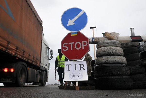 Україна і Росія скасують обмеження на транзит вантажівок. Два уряду пішли на поступки один одному.