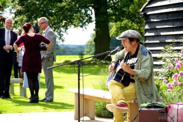 Пішла гуляти по світу: Британець записав акустичну версію пісні Джамали (відео). Слухачі у соцмережі вже оцінили незвичайну версію пісні.