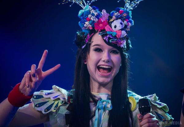 Євробачення 2016: Німеччину представить 17-річна школярка (фото). 25 лютого стало відомо, що на пісенному конкурсі Євробачення 2016 Німеччину представить фіналістка місцевої версії шоу Голос 17-річна школярка Джеймі-Чи Crivitz. 