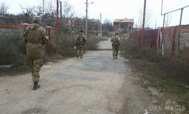 Полторак: Відхід бойовиків з Широкіно - провокація. За словами міністра оборони, терористи хочуть, щоб Збройні Сили України ввійшли в селище і потім звинуватити Україну в порушенні домовленостей.