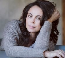 Наталя Кличко викрита в порушенні правил дорожнього руху (ФОТО, ВІДЕО). Дружина мера Києва Віталія Кличка , співачка Наталія Кличко , викрита в порушенні правил дорожнього руху. Жінка не включає сигнали повороту і їздить по виділеній смузі для громадського транспорту.