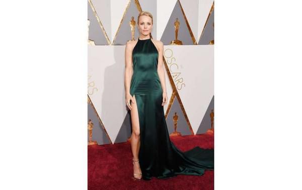 Найгірші сукні зірок з минулої церемонії "Оскар 2016" (фото). Модні провали на килимовій доріжці головної кінопремії року.