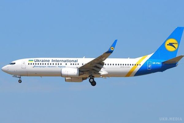 У літака "МАУ" під час польоту тріснуло лобове скло. "Боїнг 767" терміново посадили в київському аеропорту.