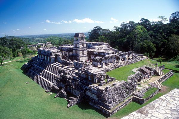 Вчені відкрили таємницю загибелі майя. Масштабні археологічні розкопки на території від центру Мексики до Гондурасу і Нікарагуа дозволили вченим пролити світло на причини занепаду цивілізації майя. Як запевняють вчені, таємниця зникнення цієї давньої культури полягає не лише у змінах клімату, але й у численних війнах.
