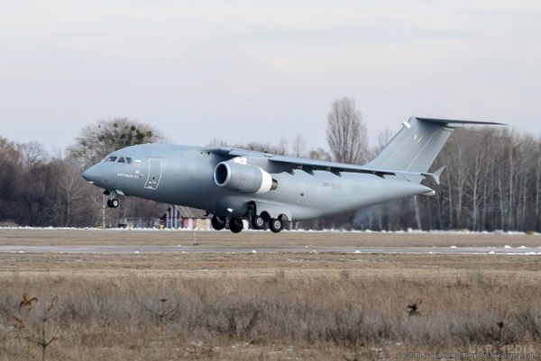 У Мережі було оприлюднено фото з випробувань нового українського літака. У Мережі було оприлюднено фото чергового випробувального польоту літака Ан-178 з новим двигуном Д-436-148ФМ, що відбувся в районі на аеродрому Гостомель 12 лютого 2016 року