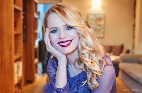 У мережу потрапили нові фото дуже вагітної Ольги Фреймут. Навіть на значному терміні провідна продовжує колесити по ресторанам України, готуючи глядачам масу сюрпризів.