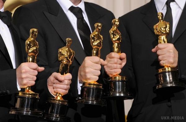 Навіть Лео не допоміг. Рейтинг трансляції «Оскара» виявився найнижчим за останні 7 років. Телевізійний рейтинг урочистої церемонії вручення кінопремії « Оскар », що відбувся в неділю ввечері, виявився найнижчим за останні сім років. 