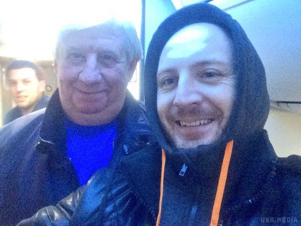  В аеропорту "Бориспіль" помітили Шокіна (фото). Віктора Шокіна, який пішов у відпустку після подання заяви про звільнення з посади генерального прокурора, помітили в аеропорту "Бориспіль". 