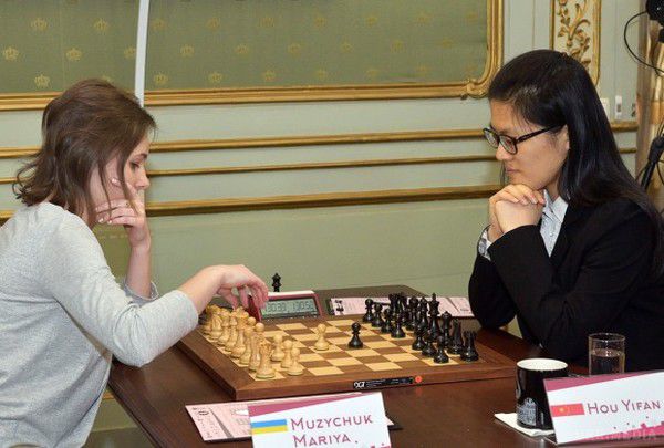 Четверта партія матчу за звання чемпіонки світу з шахів, який триває у Львові, завершилась нічиєю. У третій партії Музичук та Іфань зіграли внічию.
