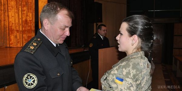 Скільки жінок служать в українських ВМС. Майже тисяча жінок-військовослужбовців проходять службу у Військово-морських силах Збройних сил України.