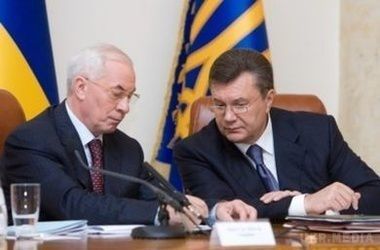 Яку гру затіяла Москва, для втікачів? Янукович і Азаров "повертаються в Україну". Кремль веде свою інформаційну гру на тлі переговорів з Донбасу, Януковичу не вистачає уваги, а Азарову – грошей, вважають експерти