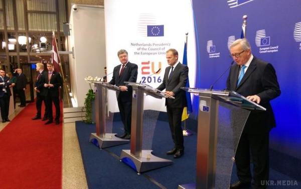  Щодо безвізового режиму для України Юнкер у квітні чекає пропозицію ЄК. Єврокомісія позитивно оцінила зроблені Україною кроки у питанні візової лібералізації.