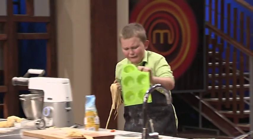 Майстер Шеф Діти 1 сезон 7 серія: хто вибув вчора. Майстер Шеф Діти 2016 — це адаптація дорослої версії популярного кулінарного шоу Майстер Шеф.