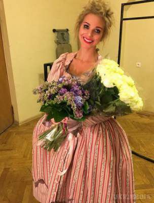 Христина Асмус вразила шанувальників невдалим нарядом (фото). Артистка отримала багато негативних коментарів, однак знімок вже зібрав 40 тис. лайків.