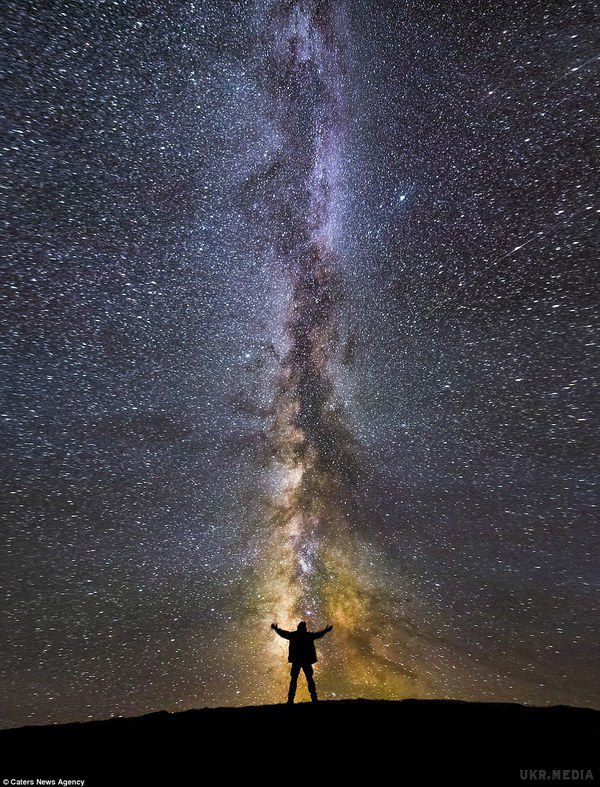 Чумацький Шлях, яким Ви його ще не бачили (фото). Серія фотографій, що розкривають Чумацький Шлях у всій його красі. Ніщо не зрівняється з можливістю робити фотографії нічного неба, коли навколо не горять ліхтарі і шлях висвітлюють мільйони зірок.