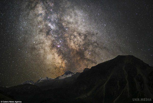 Чумацький Шлях, яким Ви його ще не бачили (фото). Серія фотографій, що розкривають Чумацький Шлях у всій його красі. Ніщо не зрівняється з можливістю робити фотографії нічного неба, коли навколо не горять ліхтарі і шлях висвітлюють мільйони зірок.