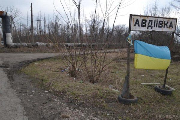  Запеклий бій за промзону йде в Авдіївці - волонтер. В Авдіївці йде гарячий бій з бойовиками за контроль над промзоною.