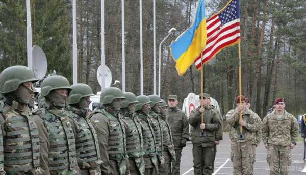 У зоні АТО офіційно з'явилися перші американські військові (ВІДЕО). У зоні проведення антитерористичної операції на сході України у складі батальйону «Київська Русь» з'явилися перші солдати зі США.