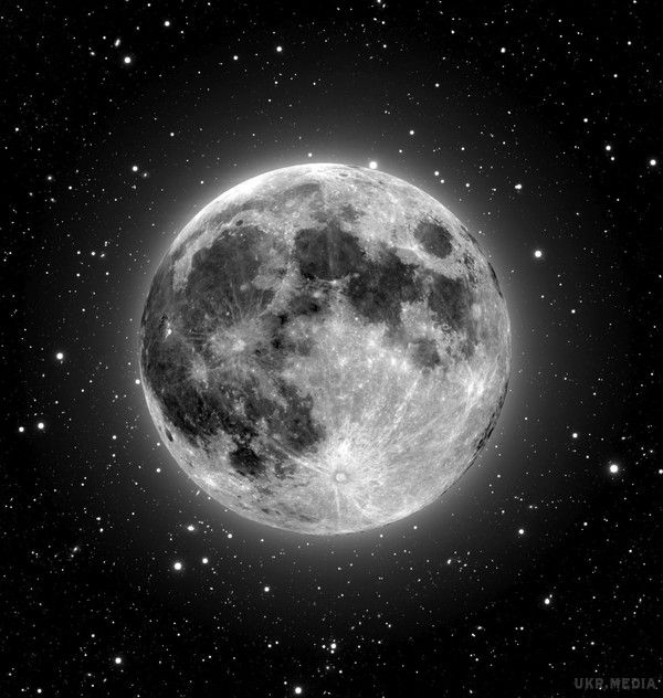 Вчені зі США і Японії виявили зсув полюсів Місяця (фото). Фахівці в галузі геофізики з США і Японії виявили, що полюса Місяця за 4,5 мільярда років існування супутника змістилися від початкового розташування майже на 6 градусів, наголошується в опублікованому в журналі Nature дослідженні.