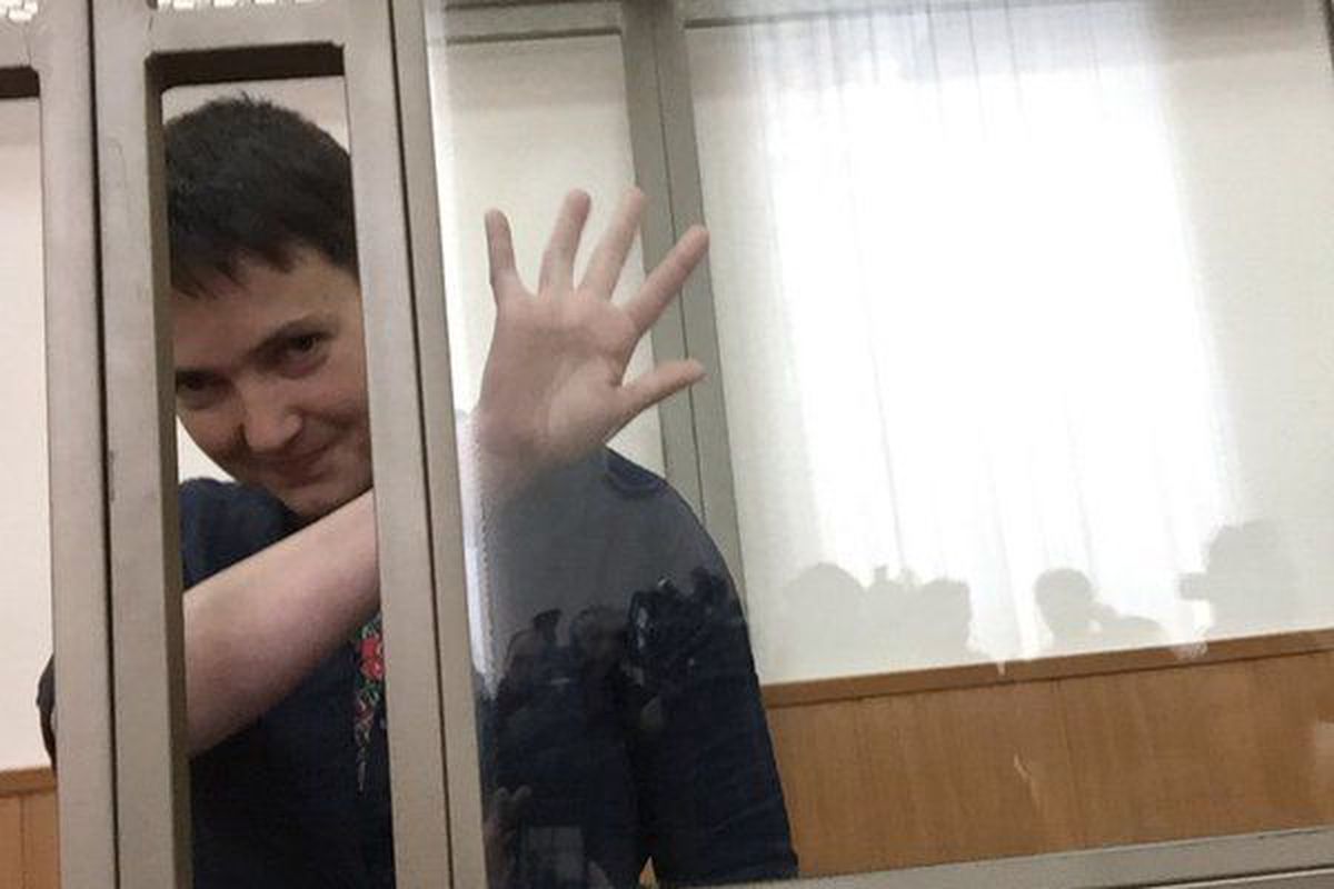 Савченко вручили вирок українською мовою, він вступить в чинності 3 квітня. З моменту вручення копії вироку починається відлік 10-ти денного терміну, після чого вирок вступає в силу.