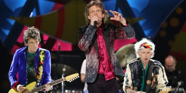 Легендарна група The Rolling Stones дали безкоштовний концерт на Кубі. За підрахунками різних джерел на концерті було від 200 тисяч до півмільйона людей.