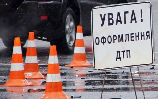 ДТП в Полтавській області: 6 людей загинули. Ще 6 осіб з травмами різного ступеня тяжкості доставлені в райлікарню.
