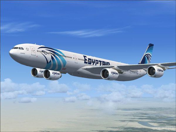В Єгипті захопили рейс EgyptAir. На борту захопленого невідомими авіалайнера знаходяться 82 пасажира.