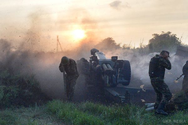 Вогонь на Донбасі не слабшає, традиційно найзапекліші бої тривали поблизу Авдіївки та Зайцевого – штаб АТО. В районі Зайцевого-Горлівки і Авдіївки росіяни випустили понад 250 мін, горлівське угруповання ворога до того ж застосувало ствольну артилерію