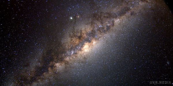 Півмільйона зірок: Hubble зробив знімок центру Чумацького Шляху (фото). Вчені з допомогою телескопа Hubble отримали знімок серця нашої галактики.