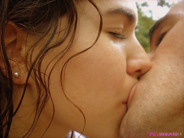 Чому люди цілуються з закритими очима-фахівці. Ти коли-небудь пробувала відкрити очі під час поцілунку? Дивні відчуття, правда? Вчені пояснили, чому люди закривають очі, коли цілуються.