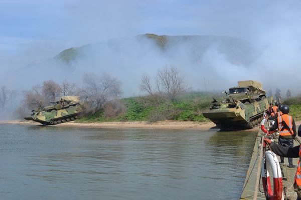 Українські військові переправилися через Дністровський лиман (фото). Тривають стратегічні командно-штабні навчання "Весняний грім – 2016".