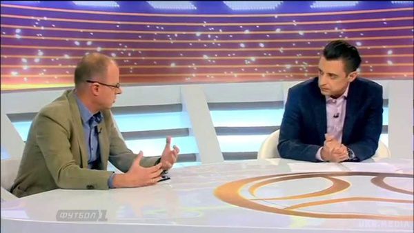 Великий футбол: випуск від 3.04.2016 (відео). У телепередачі " Великий футбол" глядачів, як завжди, чекає годинник спортивної аналітики, безліч підсумків зіграних матчів, експертний розбір поєдинків, детальний аналіз ключових ігрових моментів, авторські сюжети, ексклюзивні прямі включення і багато іншого.