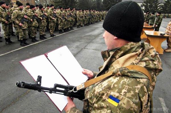 Проведення сьомої хвилі мобілізації залежить від укомплектування армії контрактниками – Генштаб. В українській армії на даний момент служать 18 тисяч контрактників.